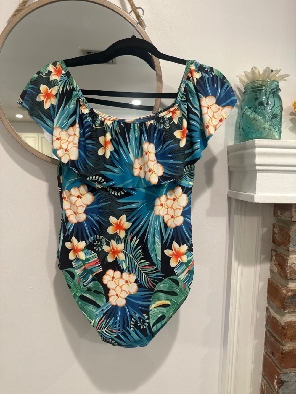 Figure flattering beautiful “Stylish” tropical one-piece swimsuit size-M - Picture 2 of 6